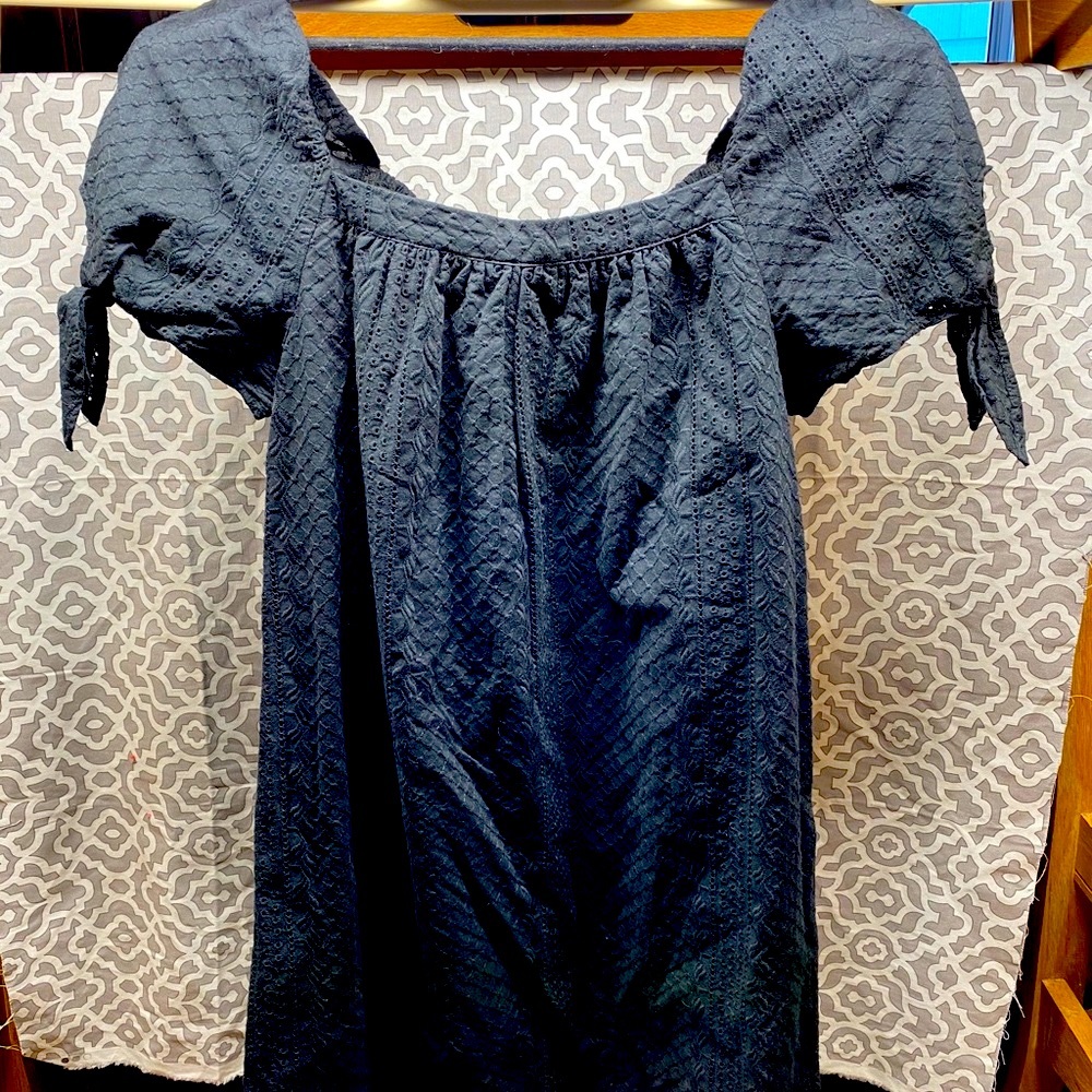 Universal Thread size M Black Dress